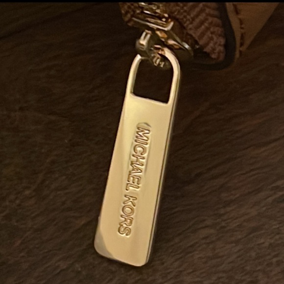 NWT Michael Kors Jet Set Charm Wallet - Picture 8 of 15